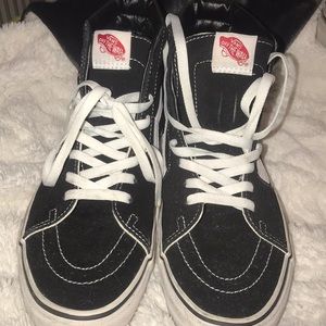 black skate high vans